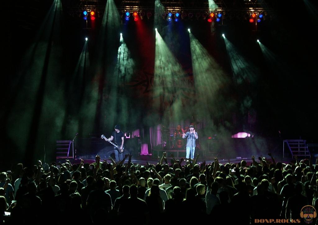 Godsmack Lights it up in Bloomington