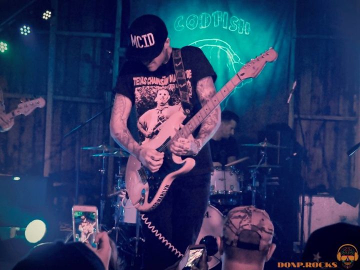 Highly Suspect tears up the barn at Codfish Hollow near Davenport, Iowa.